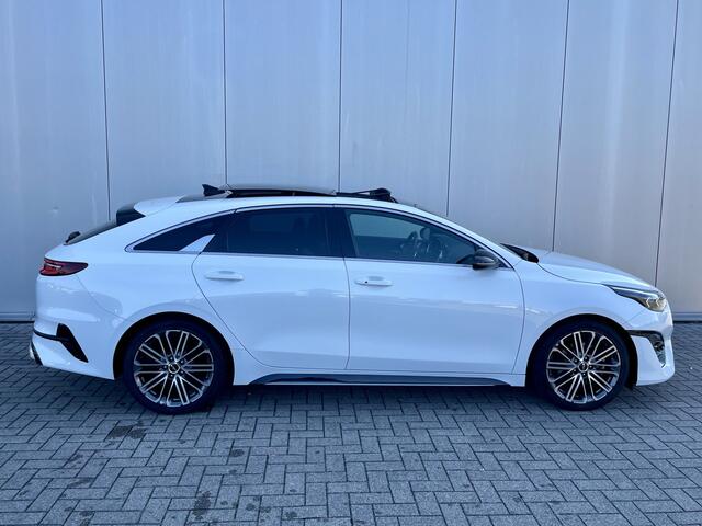 KIA PRO CEE D ProCeed 1.5 T-GDi GT-PlusLine Automaat Navigatie, Climate Control, Schuirdak, JBL, LED, 18"Lm, Adaptive Cruisecontrol, Stoel/Stuurvewarming