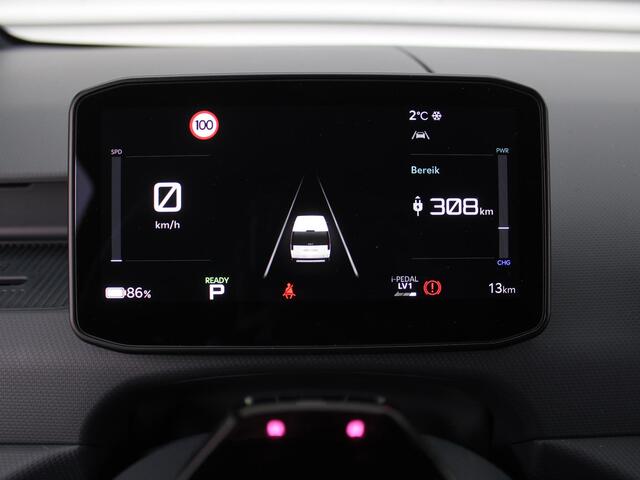 KIA PV5 Passenger Plus 71.2 kWh | Stuur-/stoelverwarming v+a | Camera | Cruise adapt. | Draadloze telefoonlader | PDC v+a | Clima | Navi | LED | 17" LM |