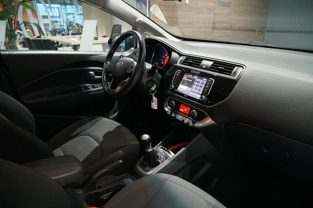 KIA RIO 1.2 CVVT ExecutiveLine + CAMERA / NAVIGATIE / STOELVERWARMING