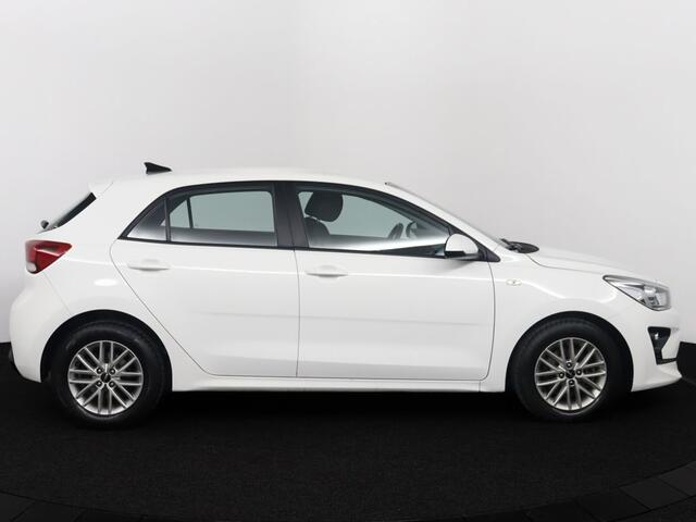 KIA RIO 1.0 T-GDi MHEV DynamicLine - Navigatie - Cruise Control - Climate Control - Apple CarPlay/Android Auto - Achteruitrijcamera - Fabrieksgarantie tot 12-2029