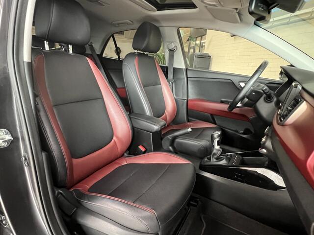 KIA RIO 1.0 TGDI 120pk | Platinum Edition | Navi | Camera | Leder | Pano | 17"| Stoel & Stuur Verwarming | Volledig onderhouden!