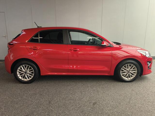 KIA RIO 1.0 T-GDi MHEV DynamicLine uit 2022 Rijklaar + 12 maanden Bovag-garantie Henk Jongen Auto's in Helmond, al 50 jaar service zoals 't hoort!