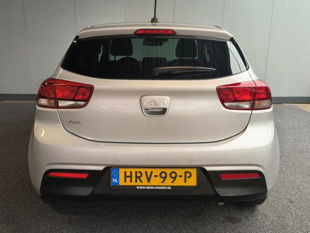 KIA RIO 1.0 T-GDi MHEV DynamicLine uit 2022 Rijklaar + Fabrieksgarantie tot 04-2029 Henk Jongen Auto's in Helmond, al 50 jaar service zoals 't hoort!
