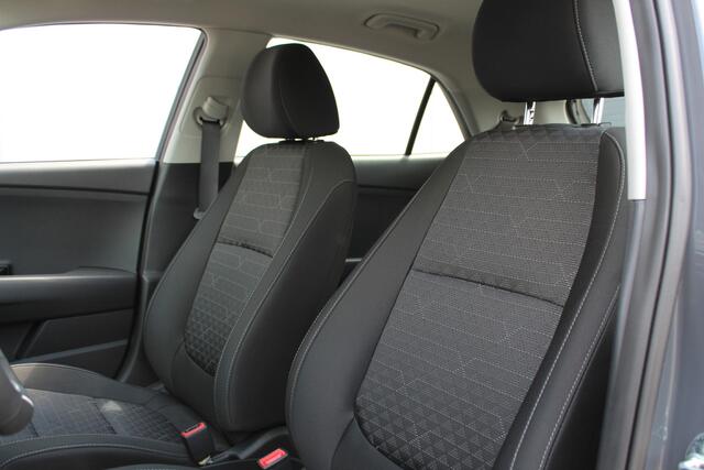 KIA RIO 1.0-100pk T-GDi AUTOMAAT ComfortLine Airco, Parkeersensoren achter, Bluetooth, stoel-en stuurwielverwarming, DAB+ radio