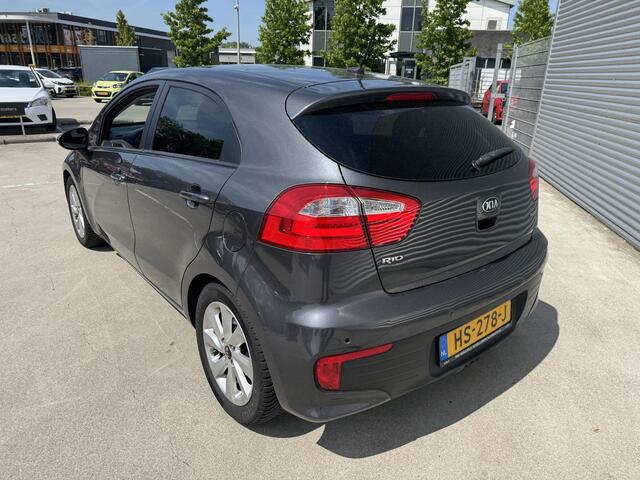 KIA RIO 1.2 ExecutiveLine 85 pk Trekhaak | Navi | Camera | Clima | Pdc | Privacyglass | Armsteun