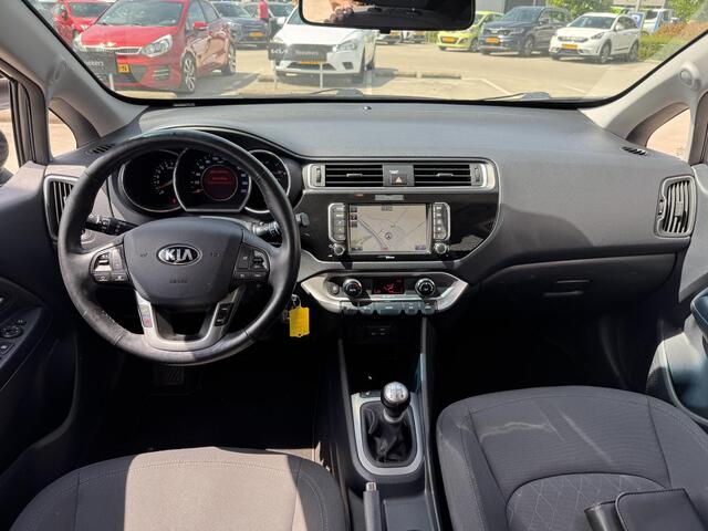 KIA RIO 1.2 ExecutiveLine 85 pk Trekhaak | Navi | Camera | Clima | Pdc | Privacyglass | Armsteun