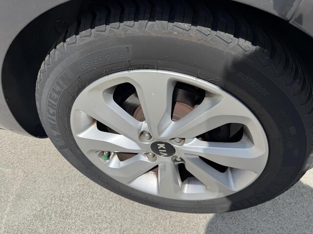 KIA RIO 1.2 ExecutiveLine 85 pk Trekhaak | Navi | Camera | Clima | Pdc | Privacyglass | Armsteun