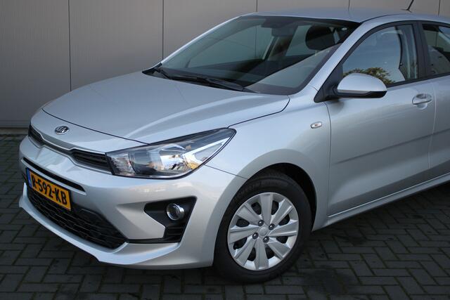 KIA RIO 1.2I 83PK ComfortLine Airco/Bluetooth/Parkeerhulp/Stoelverwarming
