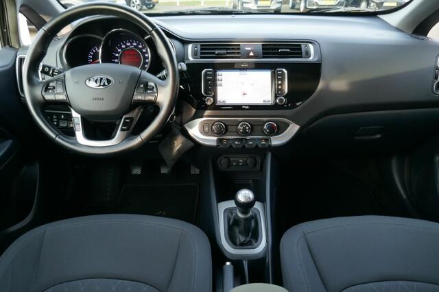 KIA RIO 1.2 CVVT DYNAMICLINE CAMERA/NAVIGATIE/CRUISECONTROLE/TREKHAAK