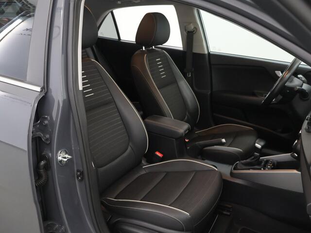 KIA RIO 1.0 T-GDi MHEV GT-Line | Schuif/Kanteldak | Stoel/Stuurwielverwarming | Navigatie | Climate Control | Apple Carplay/Android Auto |