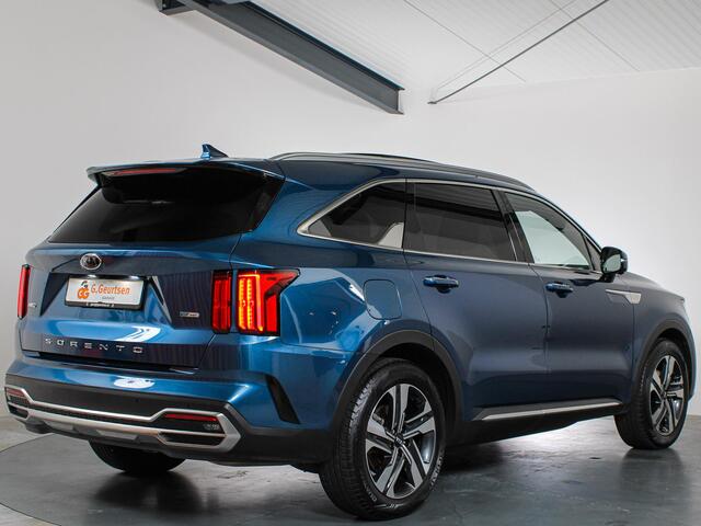 KIA SORENTO 1.6 T-GDI Plug-in Hybrid 4WD DynamicLine 7-Persoons, Panoramadak, Volleder, Stoelverwarming/Ventilatie,