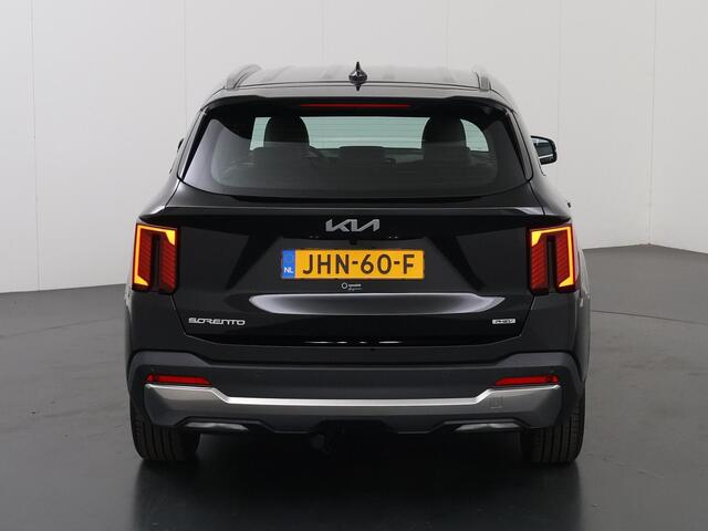 KIA SORENTO 1.6 T-GDi Plug-in Hybrid 4WD DynamicLine | 7-Pers | Stoelverwarming | Adaptieve cruise control | Dodehoekassistentie | Parkeersensoren, voor- en achterzijde |