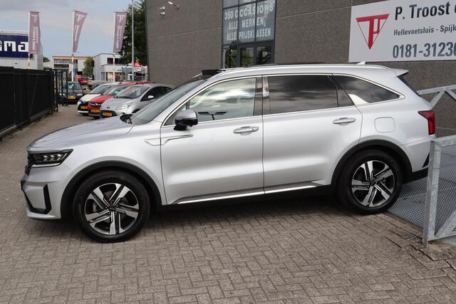 KIA SORENTO 1.6 T-GDI Plug-in Hybrid 4WD ExecutiveLine 7p. NL auto/1e eigenaar/Dealeronderhouden/Panoramadak/Apple carplay/Stoelventilatie/Stoelverwarming voor en achter/Lane assist/360 graden camera/Bose audio/Elektrische bestuurders stoel met geheugen/19 inch LM
