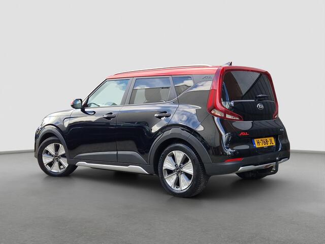 KIA SOUL e-Soul ExecutiveLine 64 kWh Kia e-Soul ExecutiveLine 64kWh Automaat | Leder | Harman/Kardon | Clima | Navi | Camera | PDC | Cruise | LED |