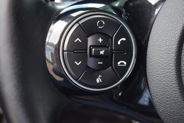 KIA SOUL e-Soul DynamicPlusLine 64 kWh 3-Fase | Cruise Control Adaptief | Climate Control | Navigatie | Camera | Stoel+StuurVerwarming | Keyless |