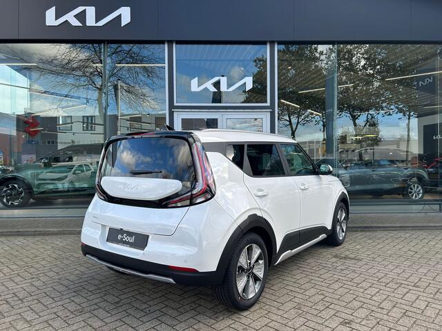 KIA SOUL e-Soul ExecutiveLine 64 kWh 3-Fase | Cruise Control Adaptief | Navigatie | Camera | Leder | Stoel+StuurVerwarming | Panorama-dak | Tot 10Jr. Kia-Garantie