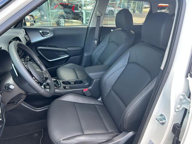KIA SOUL e-Soul ExecutiveLine 64 kWh 3-Fase | Cruise Control Adaptief | Navigatie | Camera | Leder | Stoel+StuurVerwarming | Panorama-dak | Tot 10Jr. Kia-Garantie