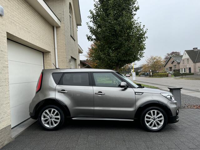 KIA SOUL 1.6 132pk DreamTeam Navi Camera Clima StuurVerwarming StoelVerwaming Led 17" Pdc