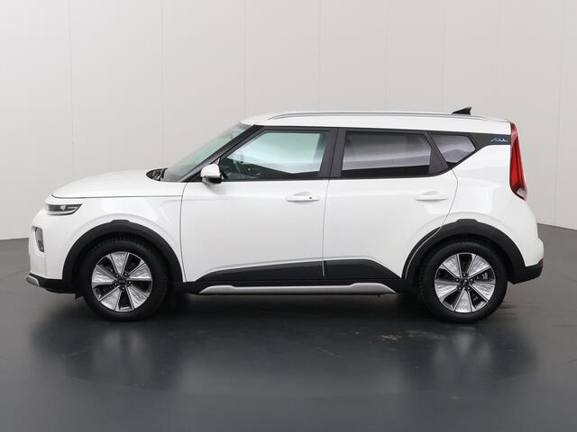 KIA SOUL e-Soul ExecutiveLine 64 kWh | Harman/Kardon Audio | Head Up display | Adaptieve Cruise Control | Stoelverwarming | Navigatie | Achteruitrijcamera | Apple Carplay
