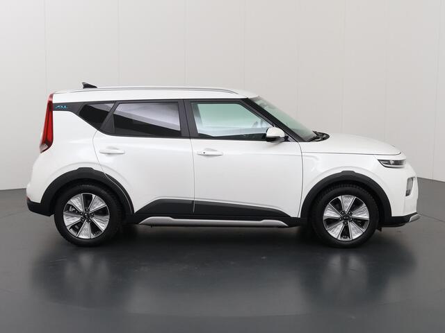 KIA SOUL e-Soul ExecutiveLine 64 kWh | Harman/Kardon Audio | Head Up display | Adaptieve Cruise Control | Stoelverwarming | Navigatie | Achteruitrijcamera | Apple Carplay