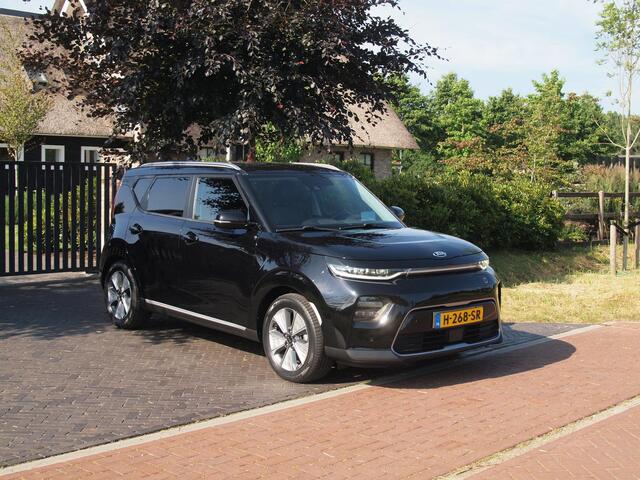 KIA SOUL e-Soul ExecutiveLine 64 kWh | Camera | Trekhaak | Harman Kardon | Head-Up Display | Apple Carplay |