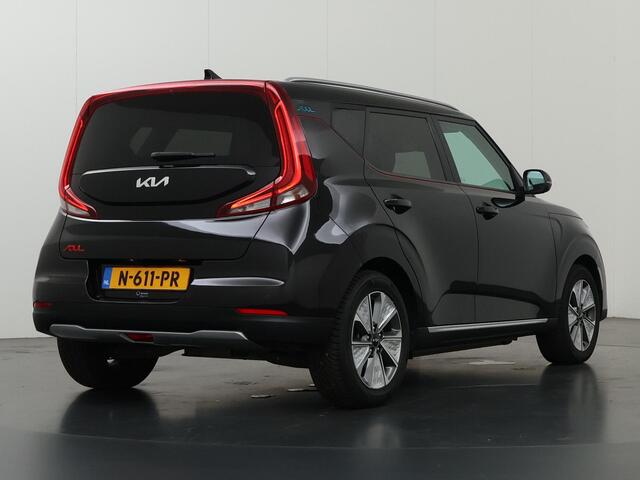 KIA SOUL e-Soul DynamicPlusLine 64 kWh | Stoel/Stuurverwarming | Parkeercamera | Navigatie | Cruise Control Adaptief |