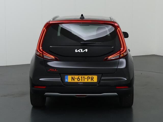 KIA SOUL e-Soul DynamicPlusLine 64 kWh | Stoel/Stuurverwarming | Parkeercamera | Navigatie | Cruise Control Adaptief |