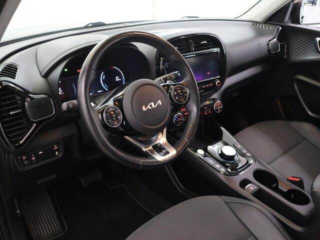 KIA SOUL e-Soul DynamicPlusLine 64 kWh | Stoel/Stuurverwarming | Parkeercamera | Navigatie | Cruise Control Adaptief |