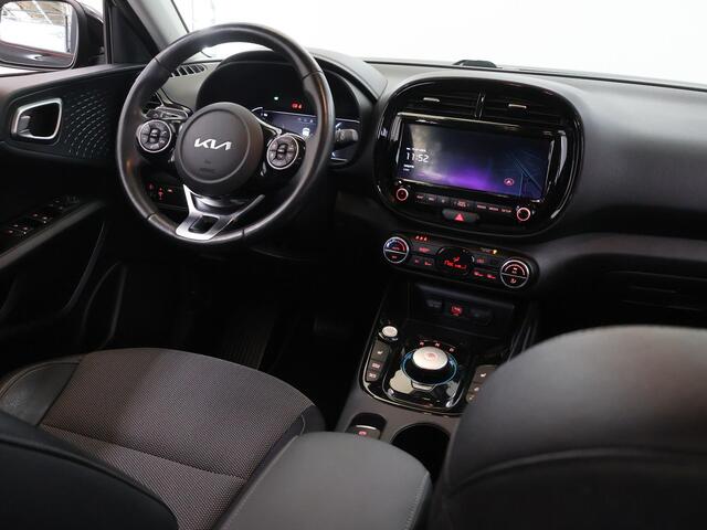 KIA SOUL e-Soul DynamicPlusLine 64 kWh | Stoel/Stuurverwarming | Parkeercamera | Navigatie | Cruise Control Adaptief |
