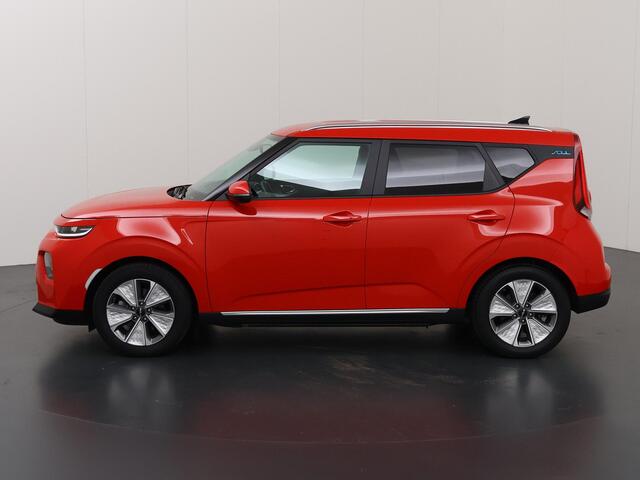 KIA SOUL e-Soul DynamicPlusLine 64 kWh | Stoel/Stuurverwarming | Parkeercamera | Navigatie | Cruise Control Adaptief |