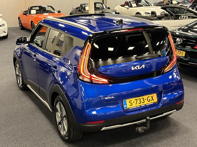 KIA SOUL e-Soul ExecutiveLine 64kWh 204PK Automaat | SOH 100% | Leder | Navigatie | Head-Up display | Schuifdak | Trekhaak | Harman Kardon Audio