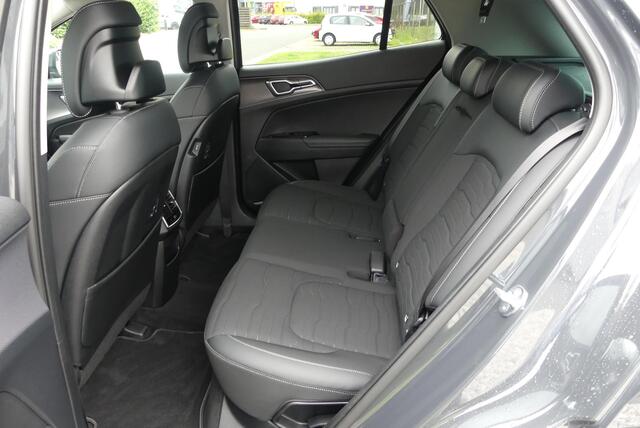 KIA SPORTAGE 1.6 T-GDi Plug-in Hybrid AWD DynamicPlusLine ADAPTIEVE CRUISE, (STUUR)STOELVERWARMING V&A, ELEKTRISCHE STOELEN, PDC V&A, CLIMA, NAVI, 13.411KM