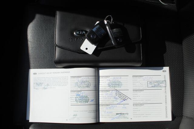 KIA SPORTAGE 1.6 T-GDI 4WD GT-Line PlusLine Automaat/Panoramadak/Navigatie/Achteruitrijcamera/Parkeersensoren rondom/Dodehoek detectie/Stoelverwarming Voor en Achter/Stoelkoeling/Stuurverwarming/Elektrisch verstelbare stoelen/Draadloze telefoonlader/Elektrische achter