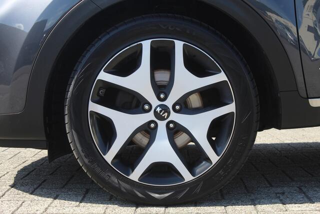 KIA SPORTAGE 1.6 T-GDI 4WD GT-Line PlusLine Automaat/Panoramadak/Navigatie/Achteruitrijcamera/Parkeersensoren rondom/Dodehoek detectie/Stoelverwarming Voor en Achter/Stoelkoeling/Stuurverwarming/Elektrisch verstelbare stoelen/Draadloze telefoonlader/Elektrische achter