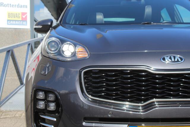KIA SPORTAGE 1.6 T-GDI 4WD GT-Line PlusLine Automaat/Panoramadak/Navigatie/Achteruitrijcamera/Parkeersensoren rondom/Dodehoek detectie/Stoelverwarming Voor en Achter/Stoelkoeling/Stuurverwarming/Elektrisch verstelbare stoelen/Draadloze telefoonlader/Elektrische achter