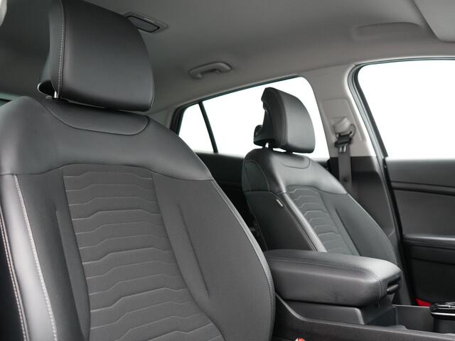 KIA SPORTAGE 1.6 T-GDi AWD Dynamic Line Plug In Hybrid 265pk Dealer O.H PHEV | Adaptive Cruise | Widescreen | Camera | Lederen Sportstoelen Verwarmd | Apple Carplay | Navigatie | Stuur Verwarmd | Virtual | DAB |