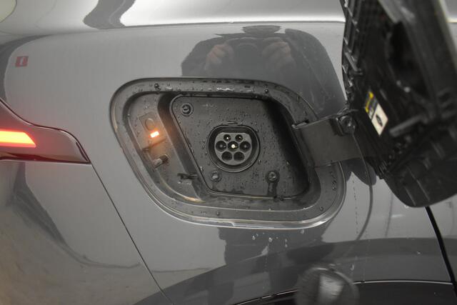 KIA SPORTAGE 1.6 T-GDi Plug-in Hybrid AWD GT-Line Pano 360° Cam Dhoek El-Aklep