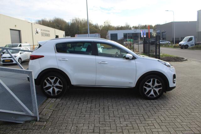 KIA SPORTAGE 1.6 T-GDI 4WD GT-Line 1ste eigenaar/Orig. lage km-stand/Panoramadak/JBL audio/Dode hoek detectie/Lederen bekleding/Achteruitrijcamera/Keyless/Elektrische achterklep/Climate control/Cruise control/Parkeersensoren/Stoel en stuurverwarming/Stoelverkoeling/Ri