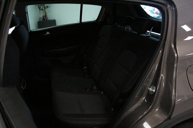 KIA SPORTAGE 1.6 CRDi MHEV DynamicLine | AFN-TRHAAK | CAMERA | DAB-RADIO | CLIMA | LANE-ASSIST | CRUISE | 17''LMV |