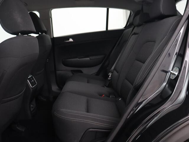 KIA SPORTAGE 1.6 GDI First Edition | Stoel & stuurverwarming | Camera | Navigatie | Achterbankverwarming | Bluetooth | Climate control | Bluetooth | Cruise control | Dodehoek detectie