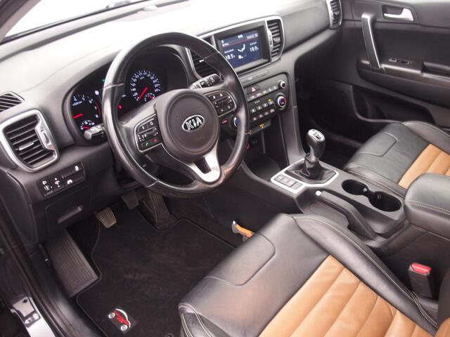 KIA SPORTAGE 1.6 GDI DynamicLine TREKHAAK / LEDER / STOELVERW / CARPLAY / CAMERA / NAVI / CLIMA / PDC / NL-AUTO