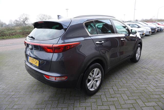 KIA SPORTAGE 1.6 GDI DYNAMICLINE NOV 2016 NIEUW MODEL CAMERA STOELVERWARMING V+A NAVIGATIE ECC AIRCO CRUISECONTROL PARKEERSENSOREN 17INCH BLUETOOTH 4X ELECTR.RAMEN/SPIEGELS
