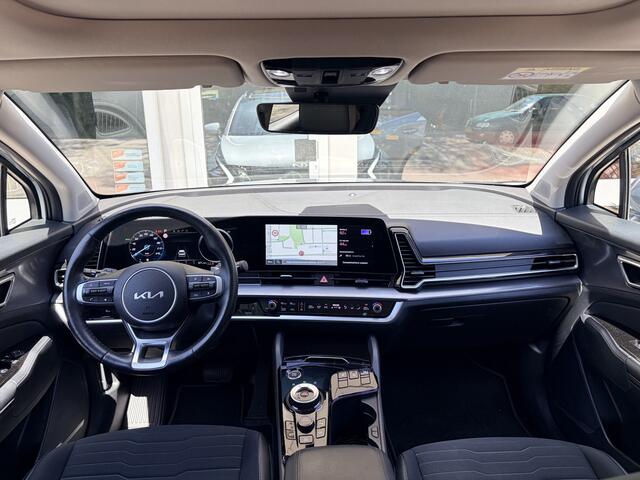 KIA SPORTAGE 1.6 T-GDi Plug-in Hybrid AWD DynamicPlusLine 13.700 KILOMETER GEREDEN Panorama dak/Elektr. verst.b. verwarmde voorstoelen Voor+achter/Dode hoek detectie /Elektr. verst.b. verw. spiegels/Climate contr. adapt./Lederen bekleding/Keless Entry+Start/Navi Full