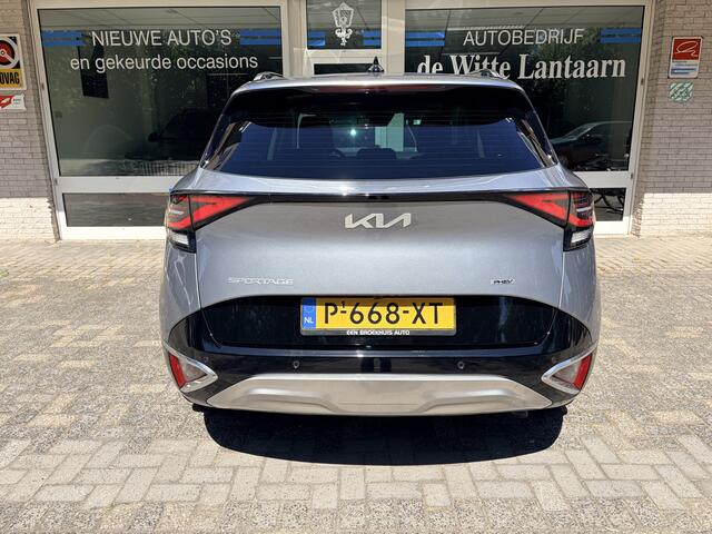 KIA SPORTAGE 1.6 T-GDi Plug-in Hybrid AWD DynamicPlusLine 13.700 KILOMETER GEREDEN Panorama dak/Elektr. verst.b. verwarmde voorstoelen Voor+achter/Dode hoek detectie /Elektr. verst.b. verw. spiegels/Climate contr. adapt./Lederen bekleding/Keless Entry+Start/Navi Full