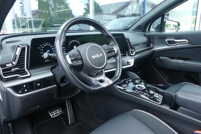 KIA SPORTAGE 1.6 T-GDi Plug-in Hybrid AWD GT-PlusLine PANO, 360° CAMERA, MEMORY, WINTER PACK, ADAPT. CRUISE, CLIMA, NAVI, PDC V&A, APPLE CARPLAY/ANDROID AUTO, BLIS, KEYLESS, HARMAN/KARDON, ELEKT. ACHTERKLEP, ELEKT. PASSAGIERSSTOEL, STOELVENTILATIE, 31.591KM