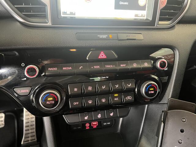 KIA SPORTAGE 1.6 T-GDI 4WD GT-Line AUTOMAAT, Stoel+ Stuurverwarming, Navigatie,Achteruitrijcamera, 19 Inch lm velgen,Smart key,Volledig lederen bekleding, Treeplanken! Caravanauto