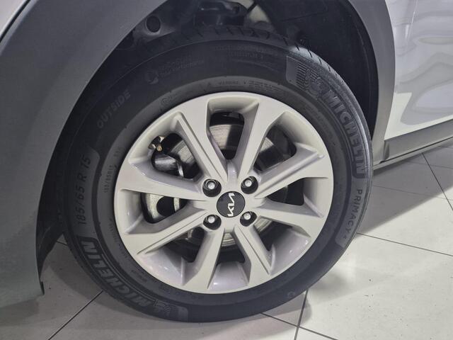 KIA Stonic 1.0 T-GDi MHEV DynamicLine | Achteruitrijcamera | Apple Carplay/Android Auto | cruise control |