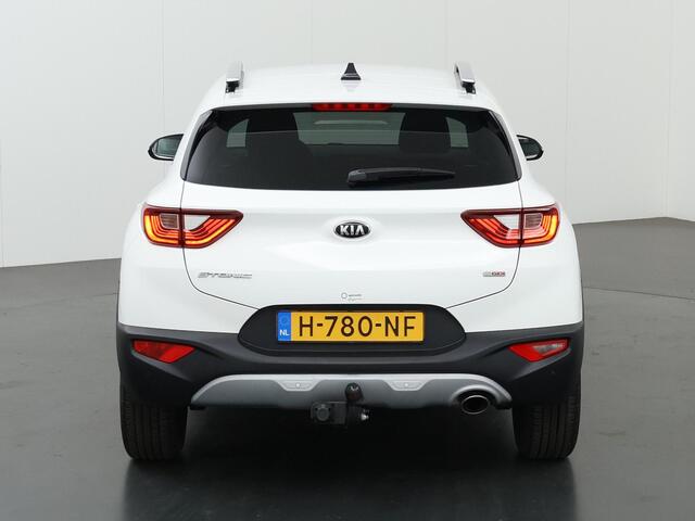 KIA Stonic 1.0 T-GDi DynamicPlusLine | Trekhaak | Keyless | Navigatie | Parkeercamera | Apple Carplay/Android Auto | Climate Control | Cruise control |