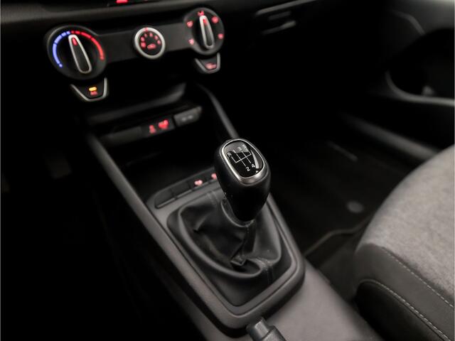 KIA Stonic 1.0 T-GDi Dynamic (APPLE CARPLAY, NAVIGATIE, CAMERA, LM VELGEN, SPORTSTOELEN, CRUISE, GETINT GLAS, PARKEERSENSOREN, NIEUWSTAAT)