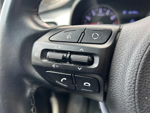 KIA Stonic 1.0 T-GDi DynamicLine // NAVI + CARPLAY // CAMERA // PDC // CRUISE
